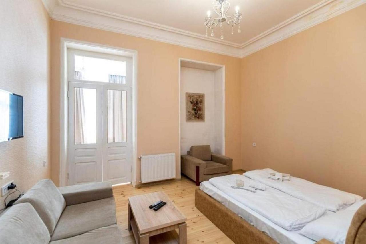 Crypto Hotel ティビリシ エクステリア 写真